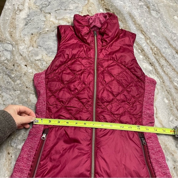 Lululemon Down For A Run Vest in Berry Rumble Women’s size 4 - Picture 10 of 14